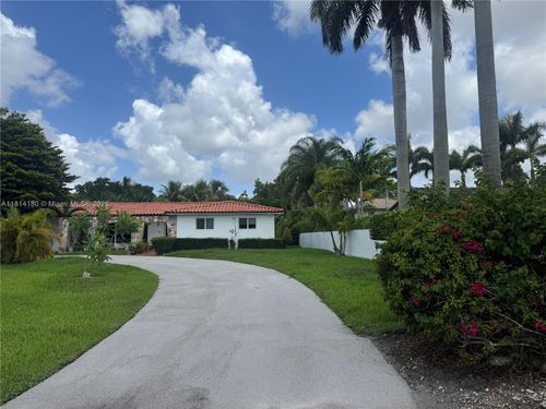 220 Nw 130th Ave, Miami, FL, 33182-1140 | Card Image
