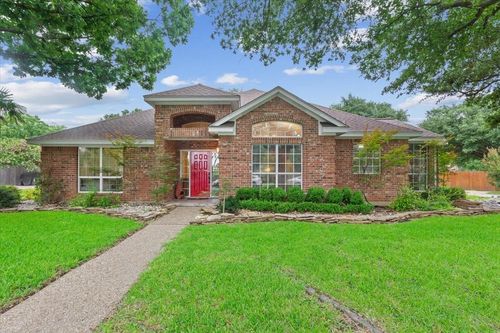 848 Country Lane Dr, Mcgregor, TX, 76657-9734 | Card Image