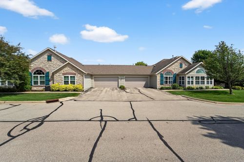 845 Birchwood Trl, Sun Prairie, WI, 53590-2991 | Card Image