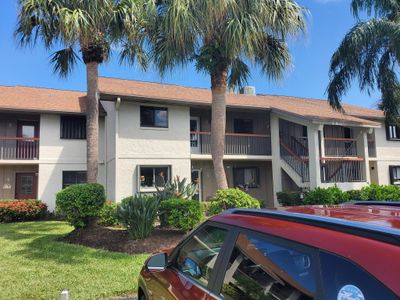 11-202 - 1600 Ne Dixie Highway, Condo with 2 bedrooms, 2 bathrooms and null parking in Jensen Beach FL | Image 2