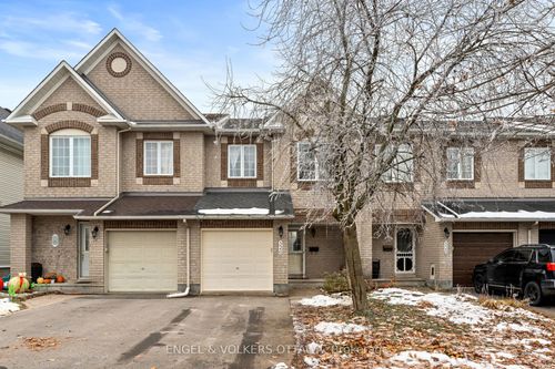 526 Meadowbreeze Dr, Kanata, ON, K2M2T4 | Card Image