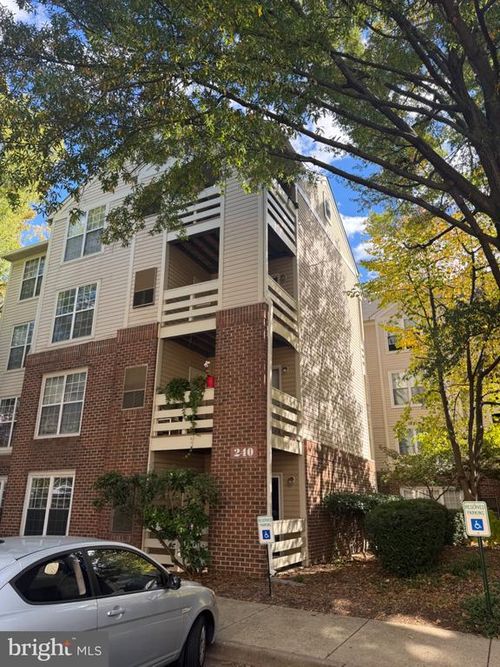 apt-304-240 S Reynolds St, ALEXANDRIA, VA, 22304-4469 | Card Image