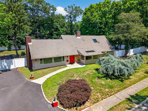 81 Carriage Ln, Spring Valley, NY, 10977-2219 | Card Image