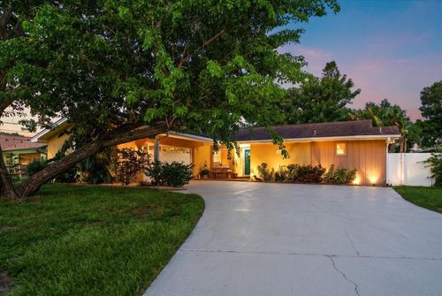 12811 Lake Dr, LARGO, FL, 33774-3139 | Card Image