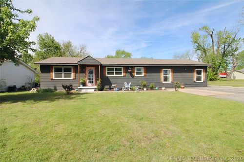710 5th St, Morris, OK, 74445-2224 | Card Image