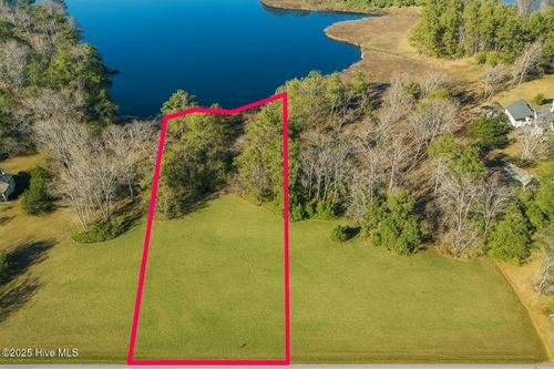 215 Long Creek Dr, Havelock, NC, 28532-8681 | Card Image