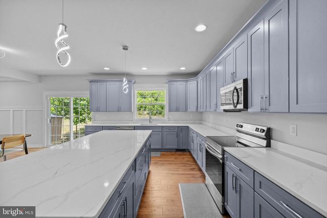 18518 Old Triangle Rd, House other with 5 bedrooms, 6 bathrooms and null parking in TRIANGLE VA | Image 12