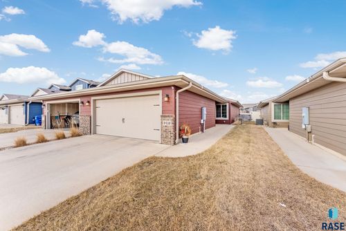 9416 W Gert St Street, Sioux Falls, SD, 57106 | Card Image