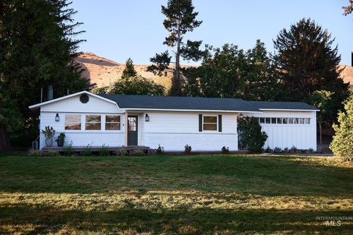 647 E South Slope Rd, Emmett, ID, 83617-9424 | Card Image