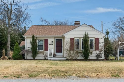 41 Rogers Ave, Riverside, RI, 02915-2162 | Card Image