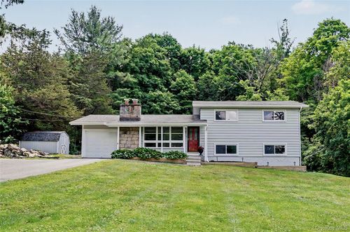 11 Leona Dr, Brewster, NY, 10509-5226 | Card Image