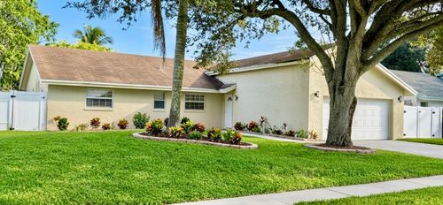 8331 Nw 50th St, Lauderhill, FL, 33351-5548 | Card Image