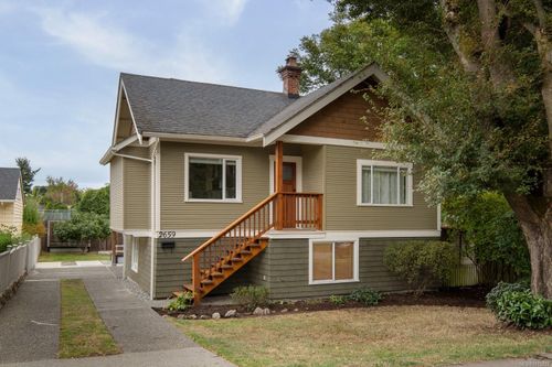 2659 Victor St, Victoria, BC, V8R4E3 | Card Image