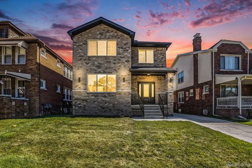 7634 Pinehurst St, Dearborn, MI, 48126-1255 | Card Image