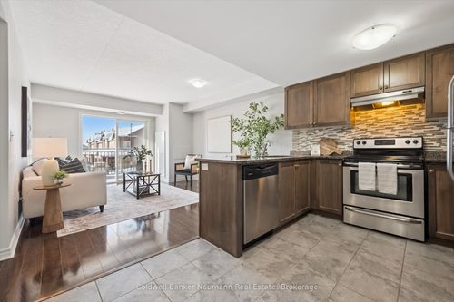209-45 Kingsbury Sq, Guelph, ON, N1L0L2 | Card Image