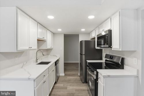 apt-8203-10220 Bushman Dr, OAKTON, VA, 22124-2821 | Card Image