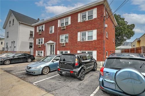 1167 Newport Ave, Pawtucket, RI, 02861-2172 | Card Image