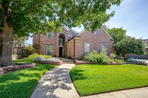1204 Carousel Dr, Bedford, TX, 76021-3379 | Card Image