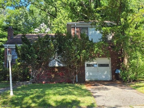 3 Gilbert Pl, West Orange, NJ, 07052-3909 | Card Image
