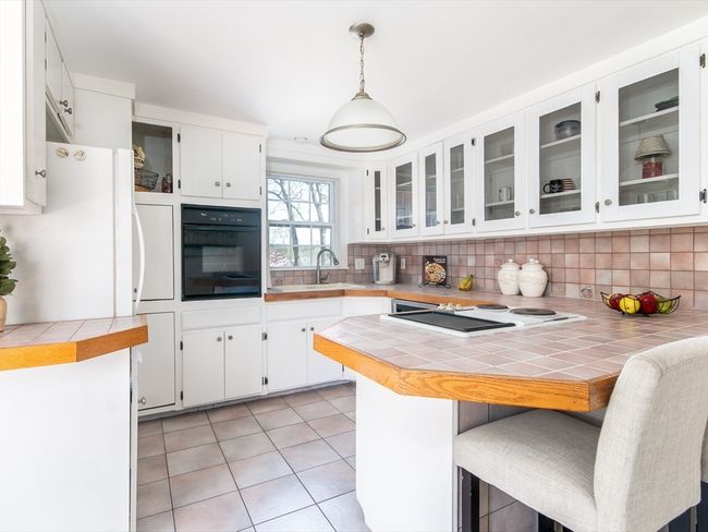 32 Norwich Rd, House other with 3 bedrooms, 2 bathrooms and 6 parking in Nashua NH | Image 6