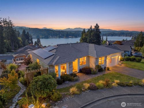 6086 Kingfisher Ct, Bremerton, WA, 98312-8833 | Card Image