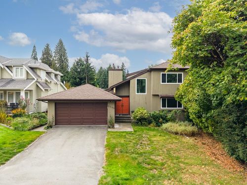 2045 Kirkstone Rd, North Vancouver, BC, V7J3M9 | Card Image