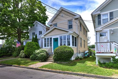 18 Court St, Branford, CT, 06405-4814 | Card Image