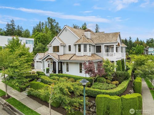3489 Ne Harrison St, Issaquah, WA, 98029-3688 | Card Image