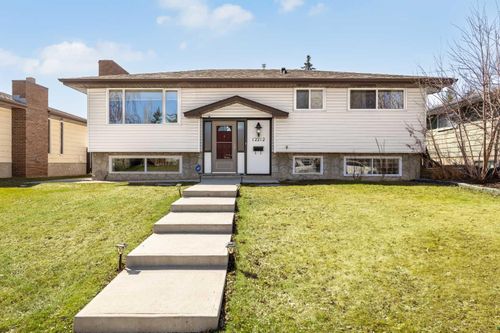 12212 Canfield Rd Sw, Calgary, AB, T2W1J9 | Card Image