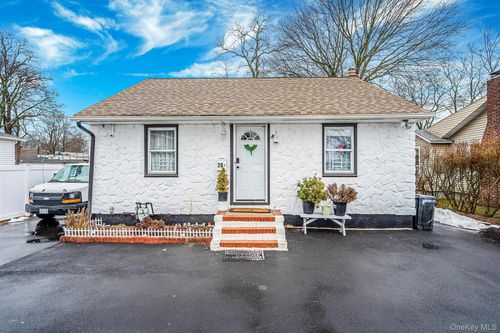 26 E Smith St, Amityville, NY, 11701-2414 | Card Image