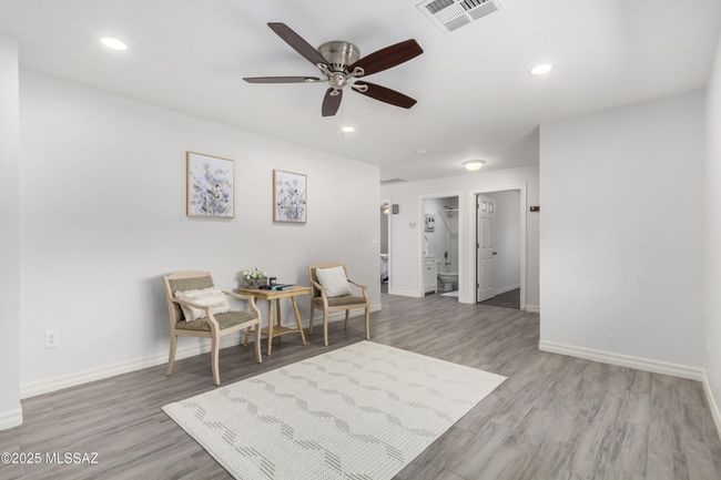 Living Room | Image 8