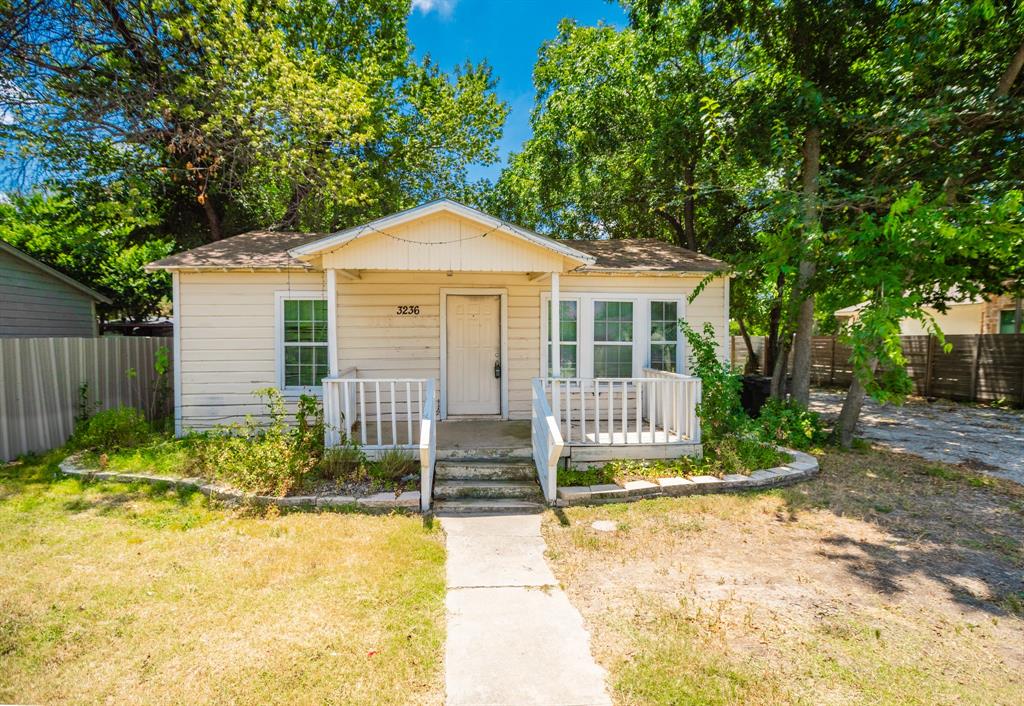 Tom Ellen St, Fort Worth, TX 76111