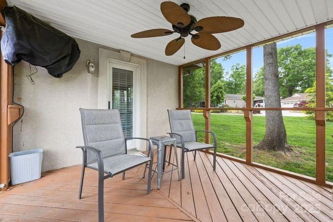 Screened in area | Image 32