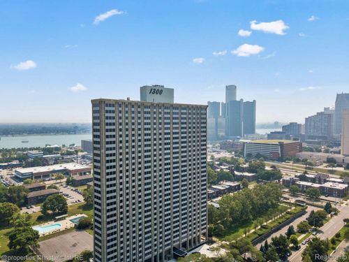 apt-104-1300 E Lafayette St, Detroit, MI, 48207-2918 | Card Image
