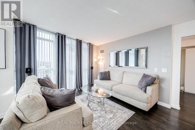 1504 - 235 Sherway Gardens Rd, Condo with 3 bedrooms, 2 bathrooms and 1 parking in Toronto ON | Image 3