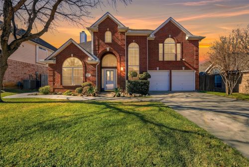 5709 Christy Ln, Haltom City, TX, 76137-2631 | Card Image