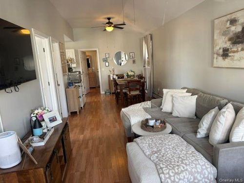 31 Vermont St, Long Beach, NY, 11561-1411 | Card Image