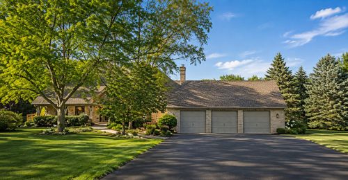 40W920 Bridle Creek Dr, St. Charles, IL, 60175-7650 | Card Image