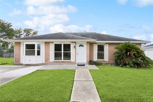 2048 Carver Dr, Marrero, LA, 70072-4616 | Card Image