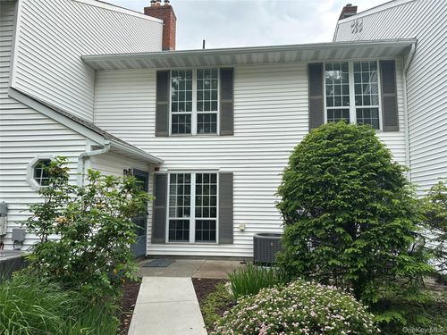 30 Homestead Village Dr, Warwick, NY, 10990-4210 | Card Image