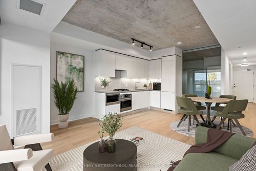 513-2720 Dundas St W, Toronto, ON, M6P0C3 | Card Image