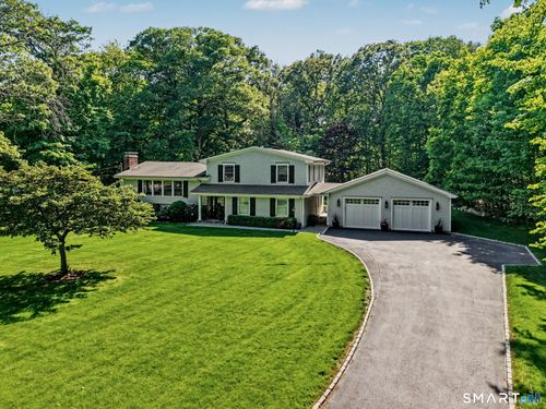 116 Woodbrook Dr, Stamford, CT, 06907-1033 | Card Image