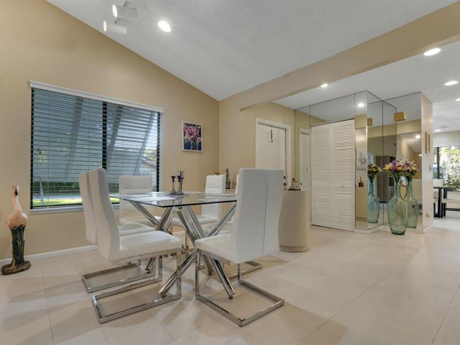 10088 Laurelwood Pl, Condo with 2 bedrooms, 2 bathrooms and null parking in Boynton Beach FL | Image 11