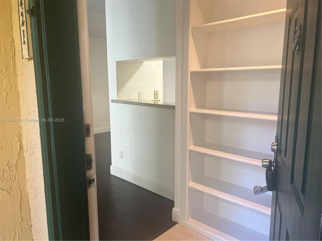 APT-421 - 949 Riverside Dr, Condo with 1 bedrooms, 1 bathrooms and null parking in Coral Springs FL | Image 5