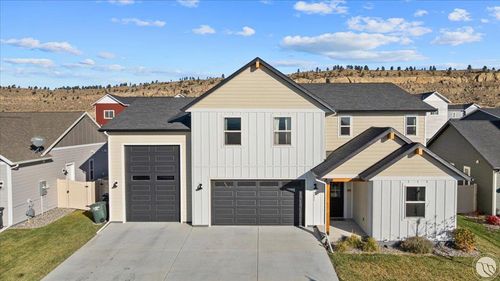 7031 Copper Sunset Dr, Billings, MT, 59106-2253 | Card Image