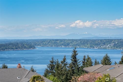 4411 170th Ave Se, Bellevue, WA, 98006-6500 | Card Image