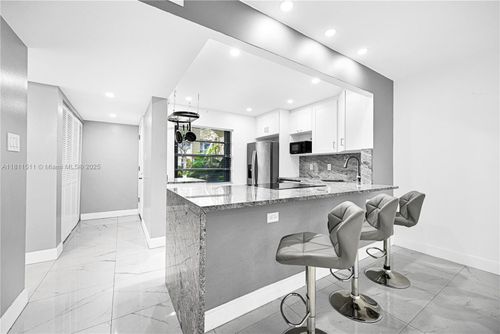 apt-518-132 S Cypress Rd, Pompano Beach, FL, 33060-7069 | Card Image