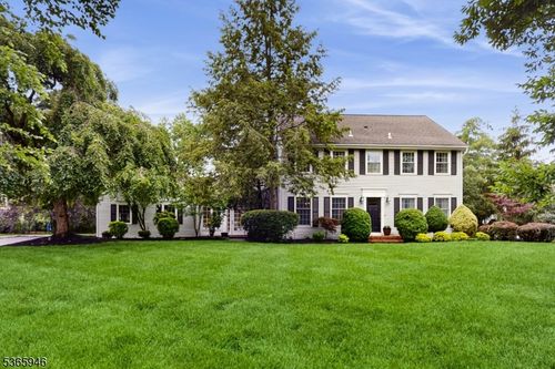 10 Walnut Grove Rd, Hillsborough, NJ, 08844-3804 | Card Image