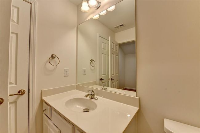 3411 Lindenridge Dr, Condo with 3 bedrooms, 3 bathrooms and null parking in Buford GA | Image 49