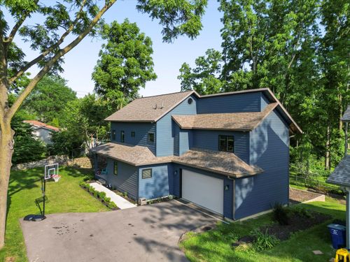 1622 Fulmer St, Ann Arbor, MI, 48103-2453 | Card Image